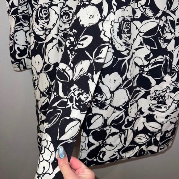 Axcess Black and White Floral Print Rain Coat - Size 6 - Picture 4 of 6